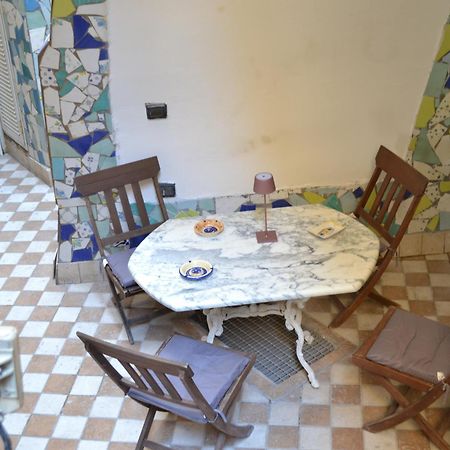 Residenza Suor Orsola Bed & Breakfast Napoli Bagian luar foto
