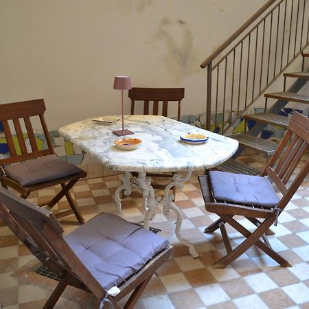 Residenza Suor Orsola Bed & Breakfast Napoli Bagian luar foto